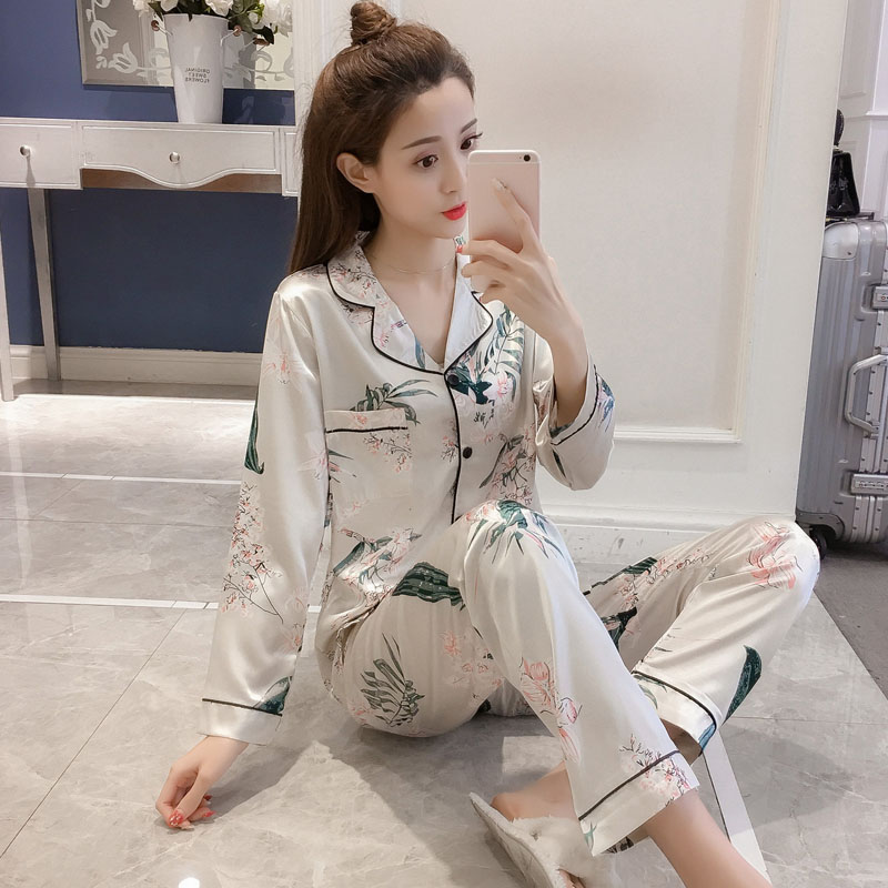 Women's Pajamas Suits Long Top and Pants Pajama Sets Plus Size 5XL 4XL Printed Satin Pajamas Home Suit Female Pajama Sleepwear
Women's Pajamas Suits Long Top and Pants Pajama Sets Plus Size 5XL 4XL Printed Satin Pajamas Home Suit Female Pajama Sleepwear