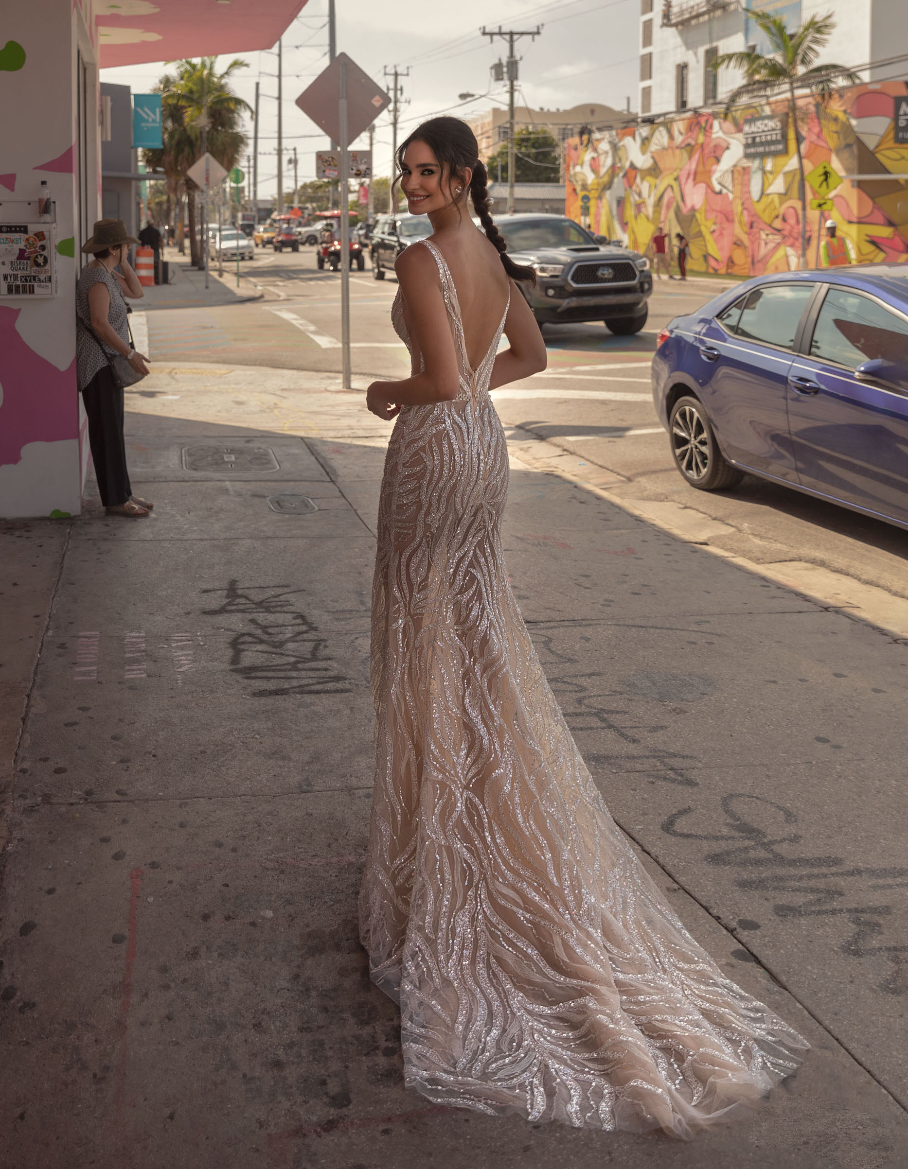 Lateat Mermaid Backless Dress Deep V Neck Appliqued Beads Sequined Wedding Dresses Reception Plus Size Sweep Train Bridal Gowns es