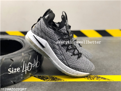 2020 delivery High Quality Lebron 15 Performance Kith Ashes Ghost Mens Basketball Shoes Arrival Sneakers 15s James sports progettista, Black;red
2020 delivery High Quality Lebron 15 Performance Kith Ashes Ghost Mens Basketball Shoes Arrival Sneakers 15s James sports progettista, Black;red