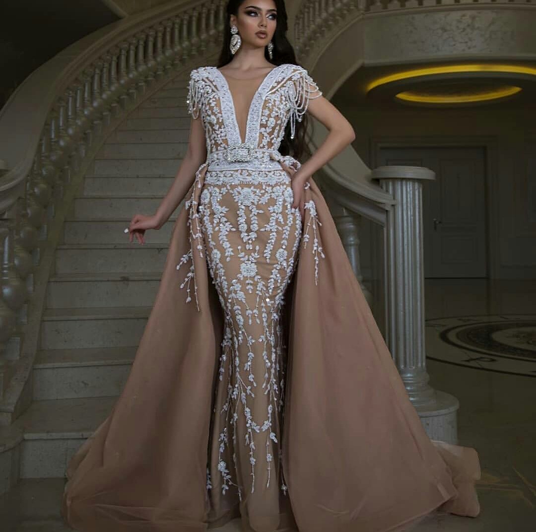 Dubai Africa Mermaid Wedding Dresses with Detachable Train V Neck Beading Tassel Lace Appliques Bridal Gowns Short Sleeve Pearls Wedding