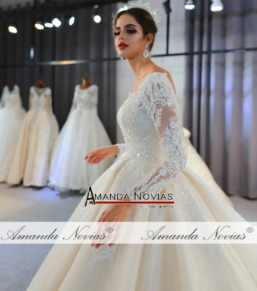 Light Champagne V Neck Crystal Lace Ball Wedding Dresses Muslim Long Sleeves Open Back Plus Size Bridal Gown Real Pictures BC