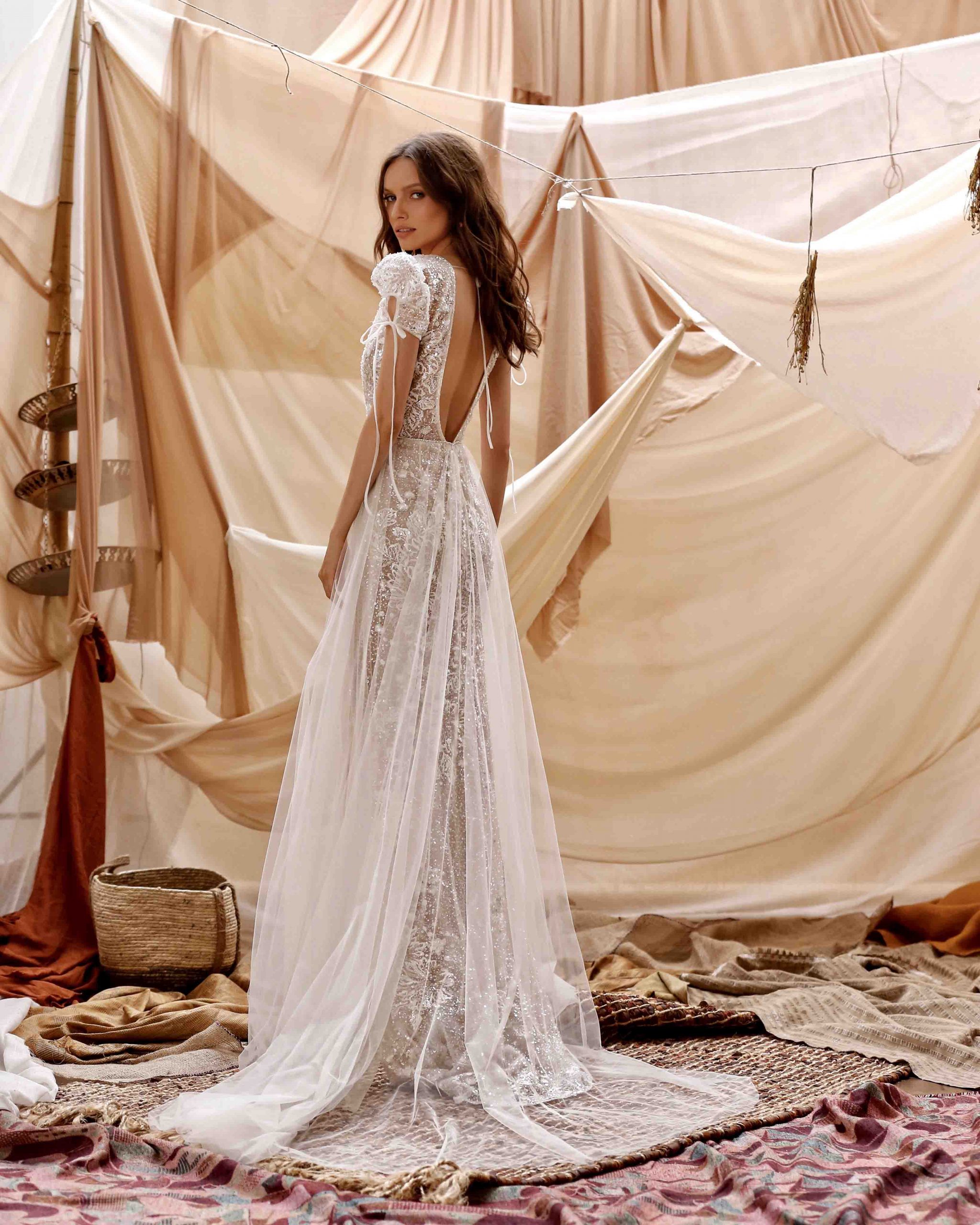 2021 Berta Sheath Wedding Dresses Lace Appliqued Sequins Beads V Neck Beach Wedding Dress V Neck Sexy Backless Short Sleeves Bridal Gowns