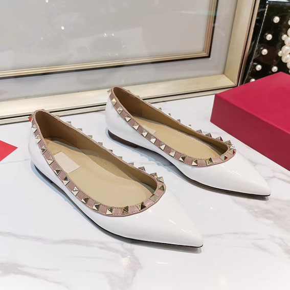 Women's pointed rivet flat shoes 2020 new luxury designer leather low heel shoes banquet sexy party beach wedding shoes pregnant women's sho, Black
Women's pointed rivet flat shoes 2020 new luxury designer leather low heel shoes banquet sexy party beach wedding shoes pregnant women's sho, Black