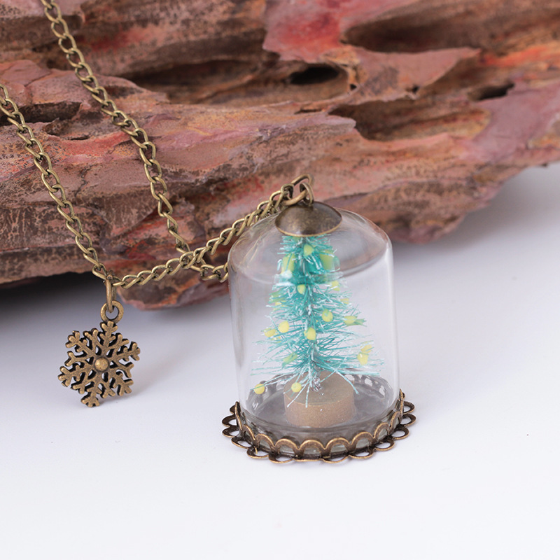 1 Pcs Chic Luminous Christmas Tree Seat Glass Bottle Pendant Necklace Charm Girls Glow in the Dark Jewelry for Women Gifts