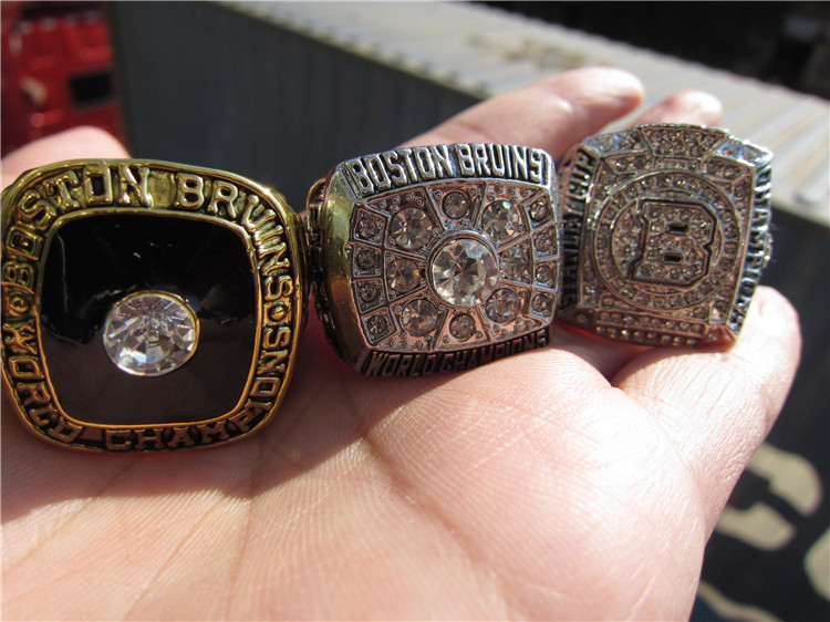 3PCS 1970 1972 2011 Boston Bruins Stanley Cup Championship Ring Set Men Fan Souvenir Gift Wholesale 2019 Drop Shipping, Golden;silver
3PCS 1970 1972 2011 Boston Bruins Stanley Cup Championship Ring Set Men Fan Souvenir Gift Wholesale 2019 Drop Shipping, Golden;silver