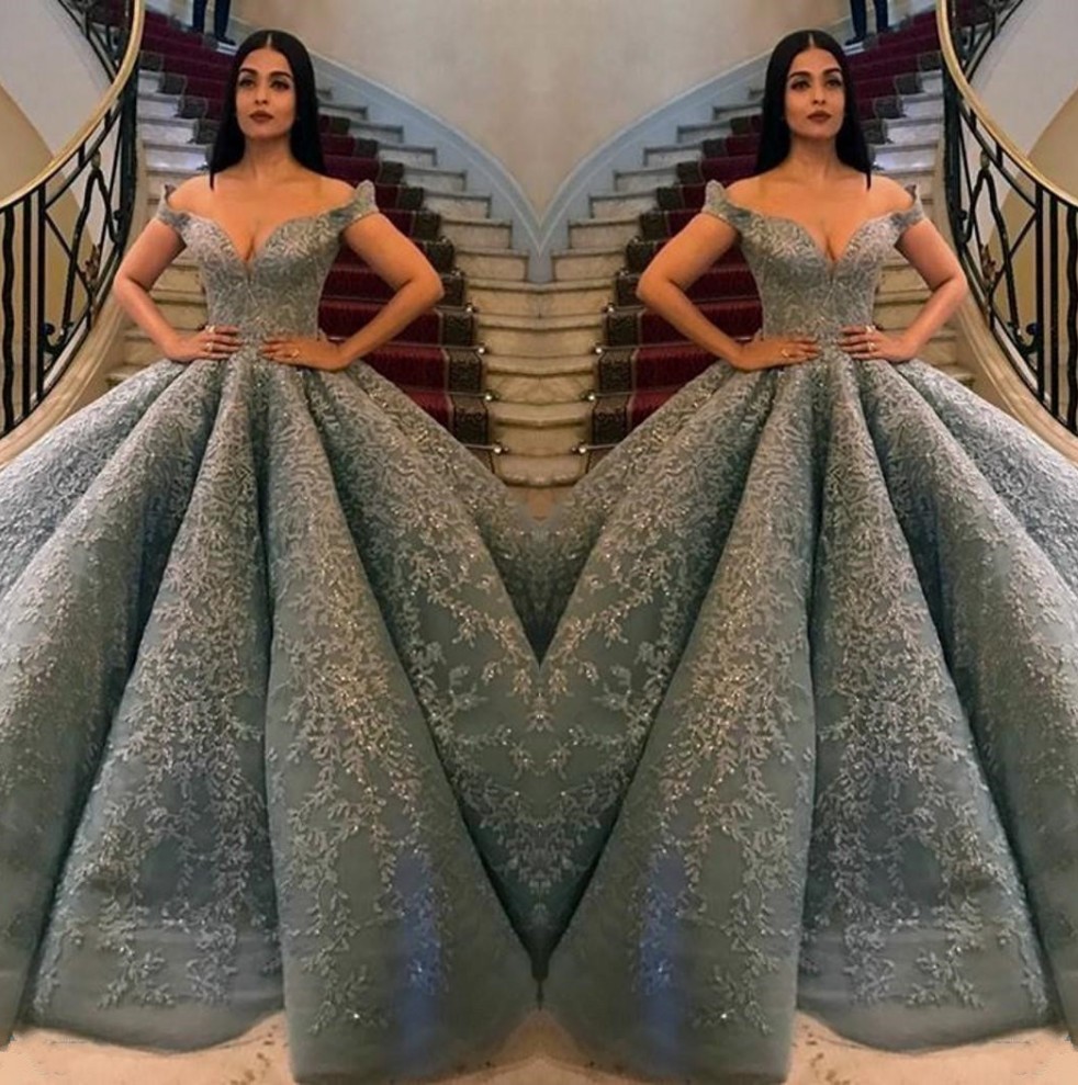 Grey Puffy Long Off Shoulder Lace Appliques Quinceanera Dresses 2020 Beaded Formal Party Ball Gown Prom Evening Dresses Plus Size, Chocolate
Grey Puffy Long Off Shoulder Lace Appliques Quinceanera Dresses 2020 Beaded Formal Party Ball Gown Prom Evening Dresses Plus Size, Chocolate