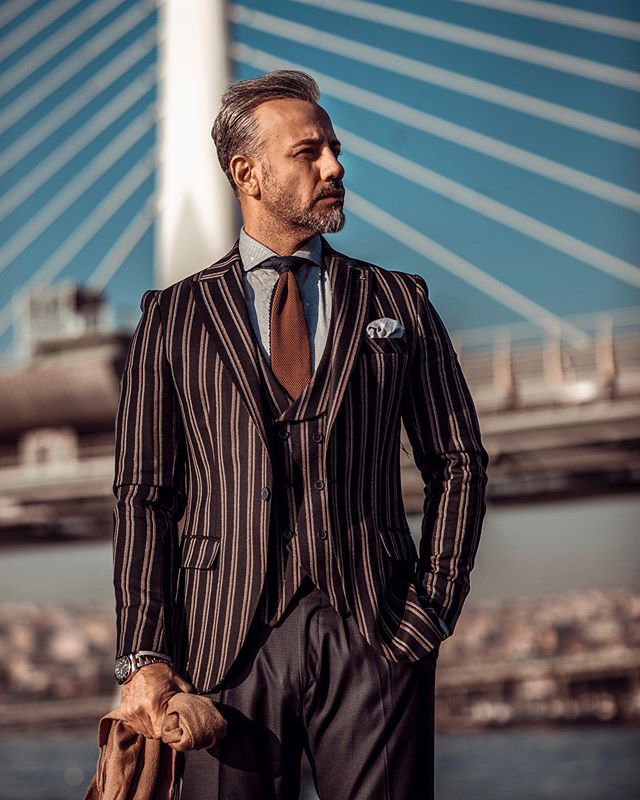 3 Pcs Pinstripe Mens Suits Handsome Wedding Tuxedos 2020 Peaked Lapel Groom Suit Custom Made Groom Wear