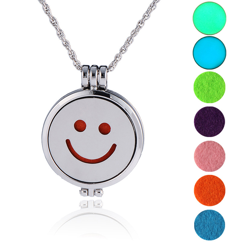 Hollowed 2 Face Aromatherapy Essential Oil Diffuser Locket Pendant Necklace Perfume Fashion DIY Jewelry with Refill Pads Gifts for Children