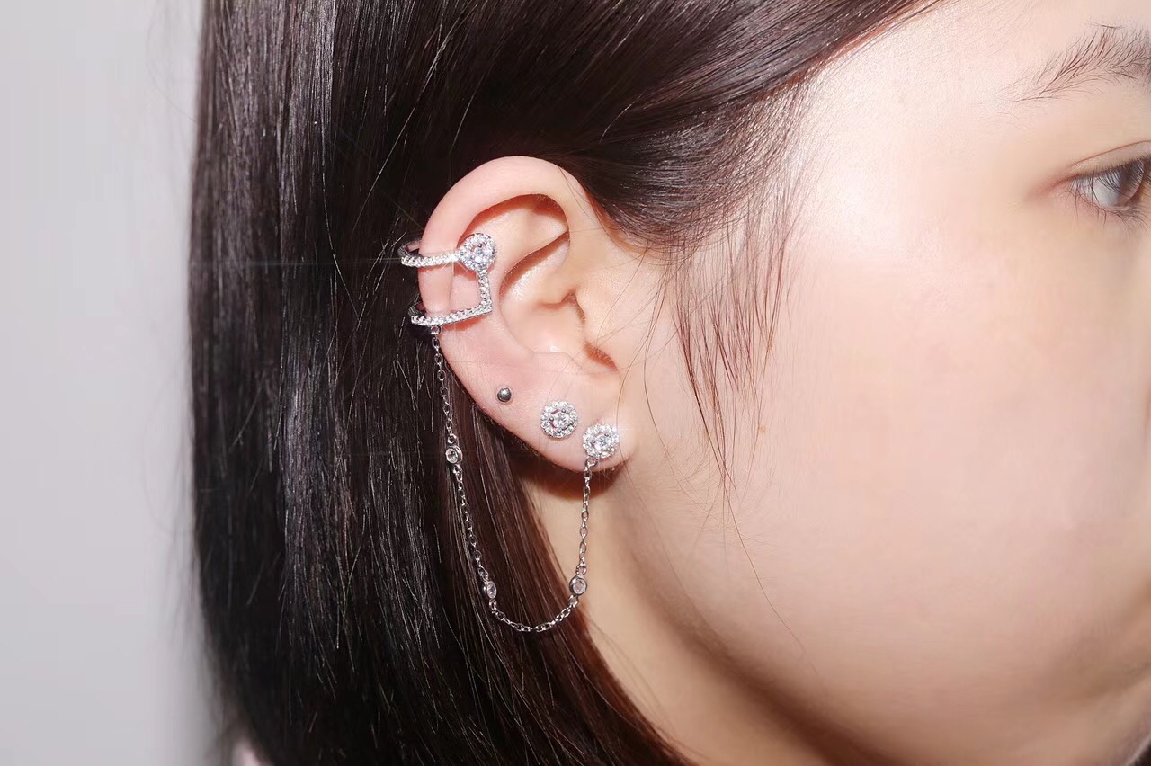 Fashion- Sterling Silver Fashion personality Zircon Ear Clip Single Tassel Earrings Cuff women and girls caught in the ear ear cuffs jewelry