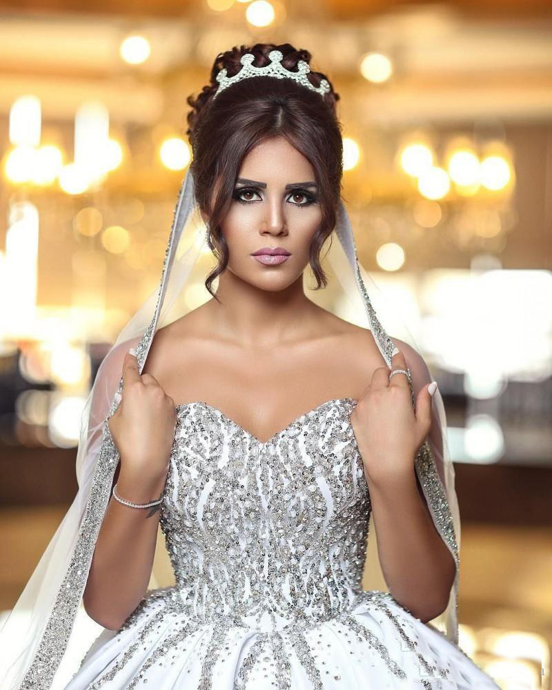 Bling Dubai Arabic Princess Dresses Beads Sequins Sweetheart Backless Country Wedding Dress With Matching Veils Bridal Gowns 0521