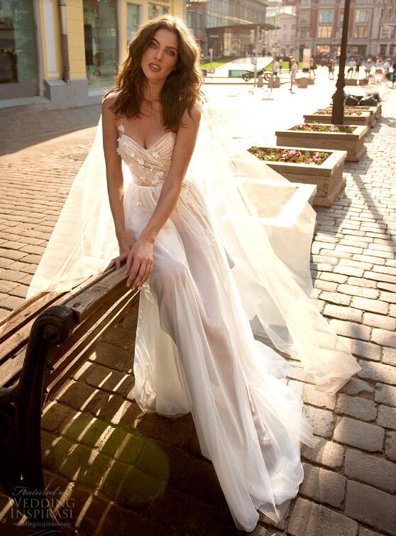 Sexy Spaghetti Boho Wedding Dresses 2019 Papilio Ruched Backless 3D Floral Appliques Bridal Gowns robe de mariée Beach Wedding Dress