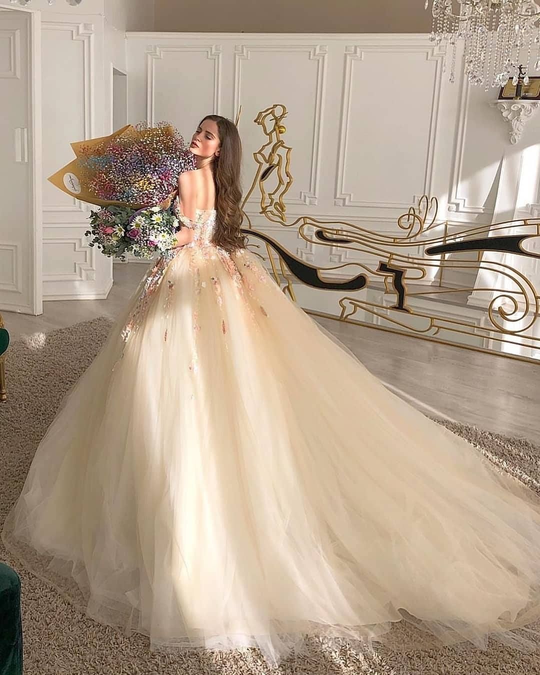 Lace Beaded Amazing Wedding Dresses Off The Shoulder Neck Flower Appliqued Bridal Gowns Sweep Train Tulle Robe De Marie