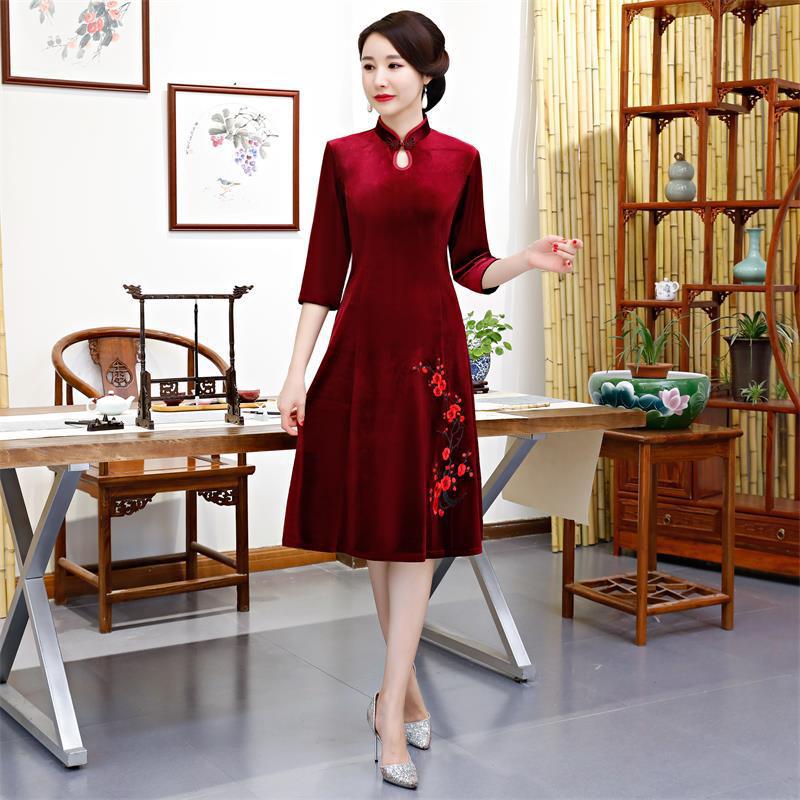 Embroidery Female Classic Qipao Sexy Split Cheongsam Vinatge Patchwork Chinese Evening Dress Novelty Mandarin Collar Vestidos
Embroidery Female Classic Qipao Sexy Split Cheongsam Vinatge Patchwork Chinese Evening Dress Novelty Mandarin Collar Vestidos