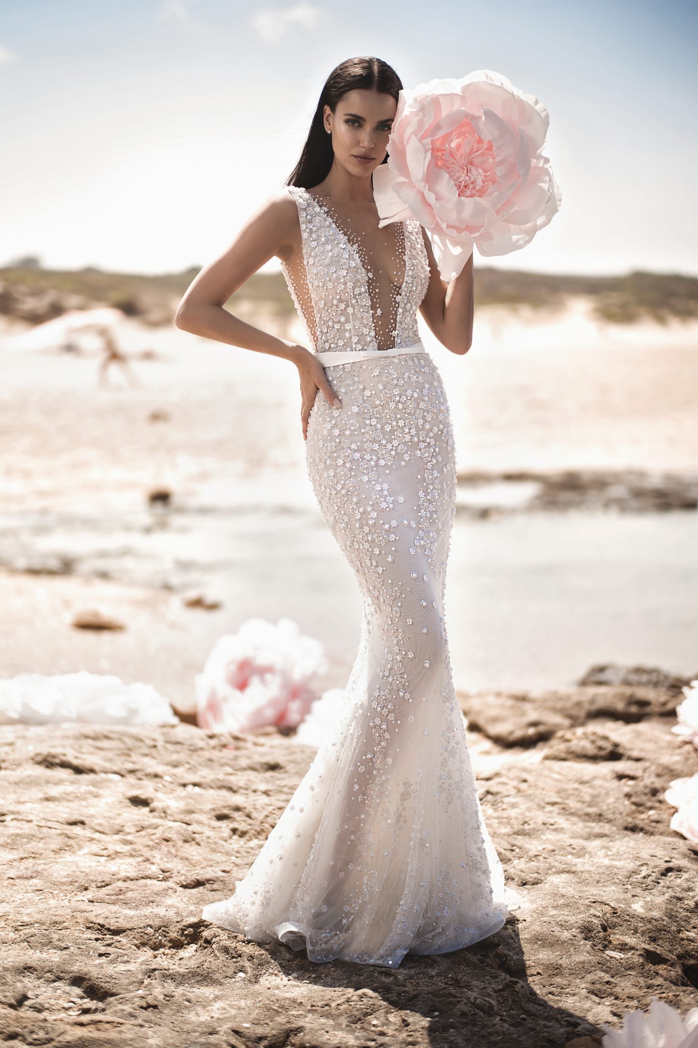 Luxury Mermaid Wedding Dresses Backless Sheer Deep V Neck Appliqued Beads Beach Wedding Dress robe de mariée