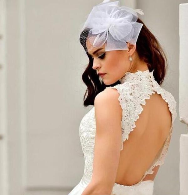 Elegant Summer Short Wedding Dresses High Neck Open Back Guipure Lace and Tulle Knee Length Princess Bridal Gowns