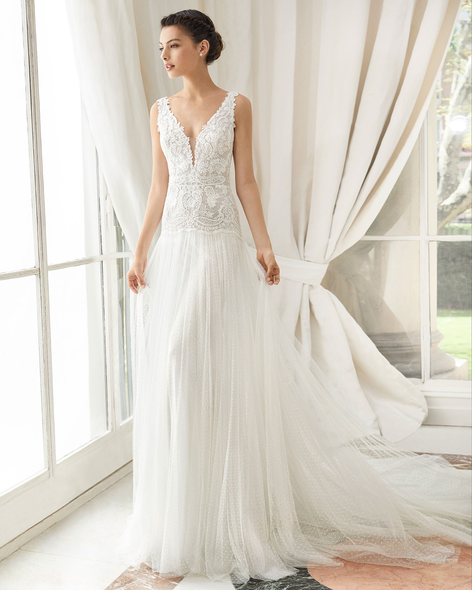 2019 Gali Karten Bohemia Wedding Dresses V Neck Sexy Backless A Line Lace Appliques Beach Wedding Dress Spot Tulle Plus Size Bridal Gowns