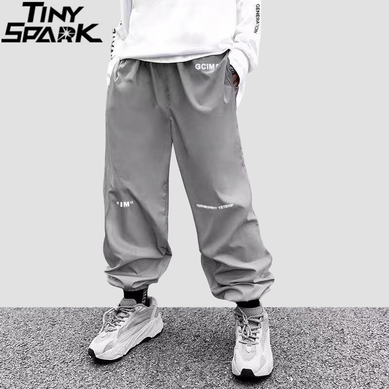 2020 Hip Hop Joggers Pants 3M Reflective Men Streetwear Harajuku Sweatpans Casual Summer Baggy Track Pants Harem Trousers Autumn, A113032
2020 Hip Hop Joggers Pants 3M Reflective Men Streetwear Harajuku Sweatpans Casual Summer Baggy Track Pants Harem Trousers Autumn, A113032