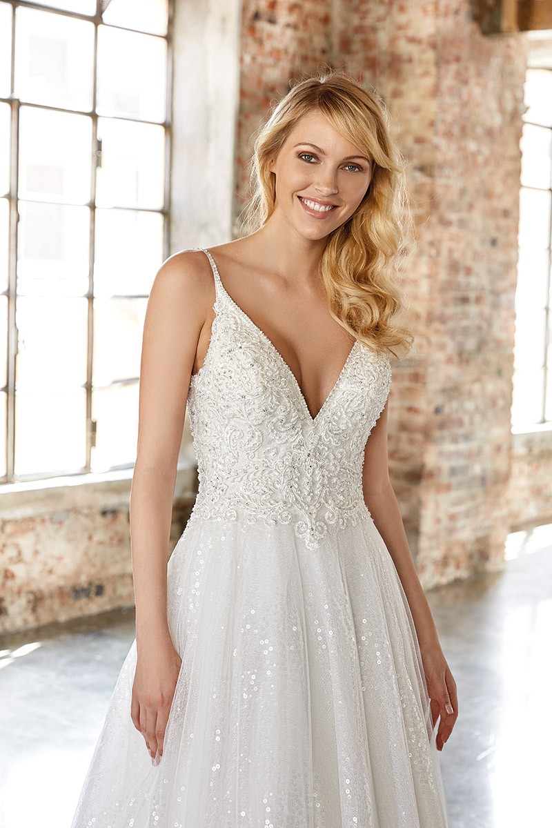2020 A Line Wedding Dresses Spaghetti Applique Sequins Wedding Dresses Backless Sweep Train Bridal Gowns Bohemia Vestidos De Novia