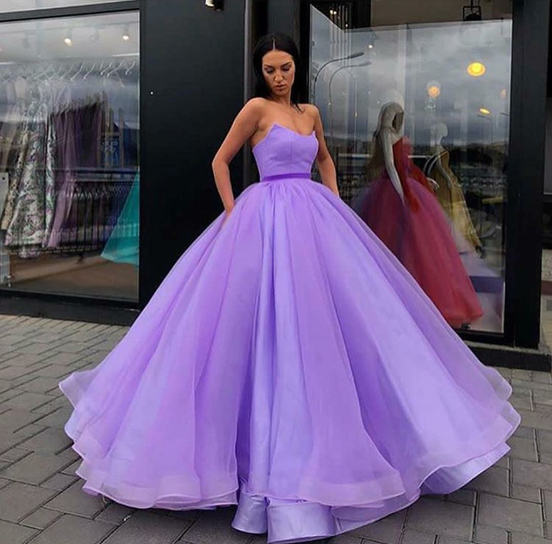 Gorgeous Ball Gown Prom Dresses 2019 Sweetheart Neckline Ruffles Puffy Tulle Floor Length Evening Dress Formal Party Prom Gowns Cheap