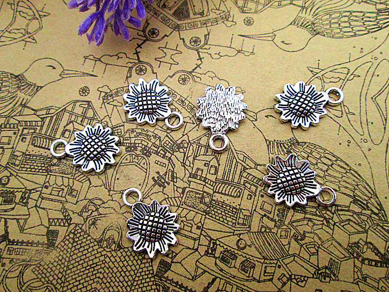 105pcs Sunflower Charms silver Flower charm Pendants Helianthus Annuus Charms Jewelry Making 15x18mm
105pcs Sunflower Charms silver Flower charm Pendants Helianthus Annuus Charms Jewelry Making 15x18mm
