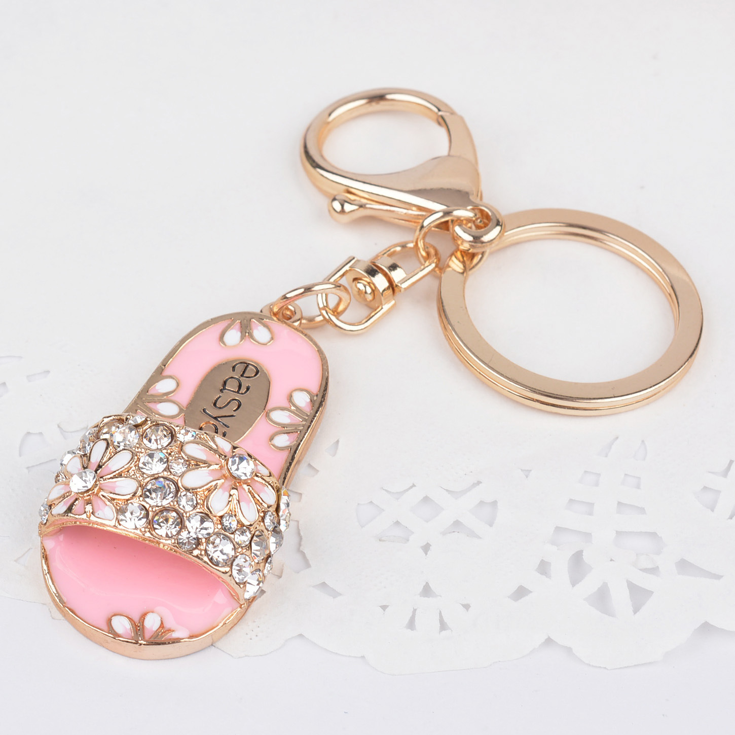 Creative slippers alloy key chain female bag pendant pendant lover crystal shoes keychain personalized car key chains key ring