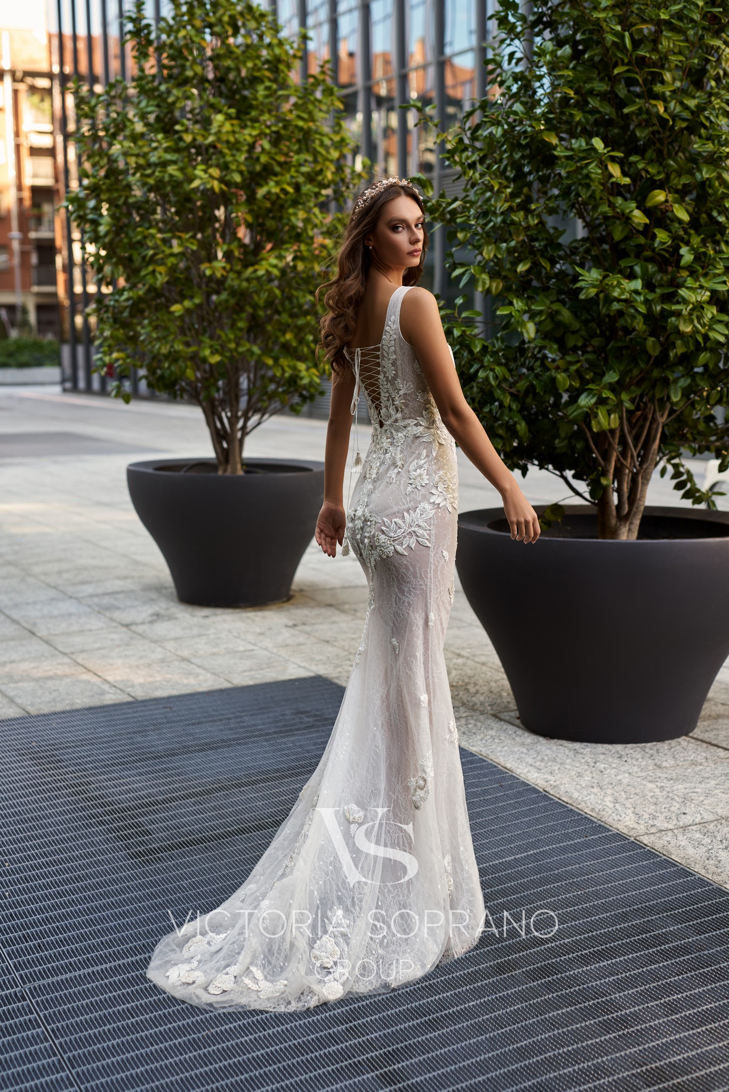 Sexy Mermaid Wedding Dresses with Detachable Train Sheer Jewel Neck Lace Appliques Bridal Gowns Illusion Lace-up Back Beach Wedding Dress