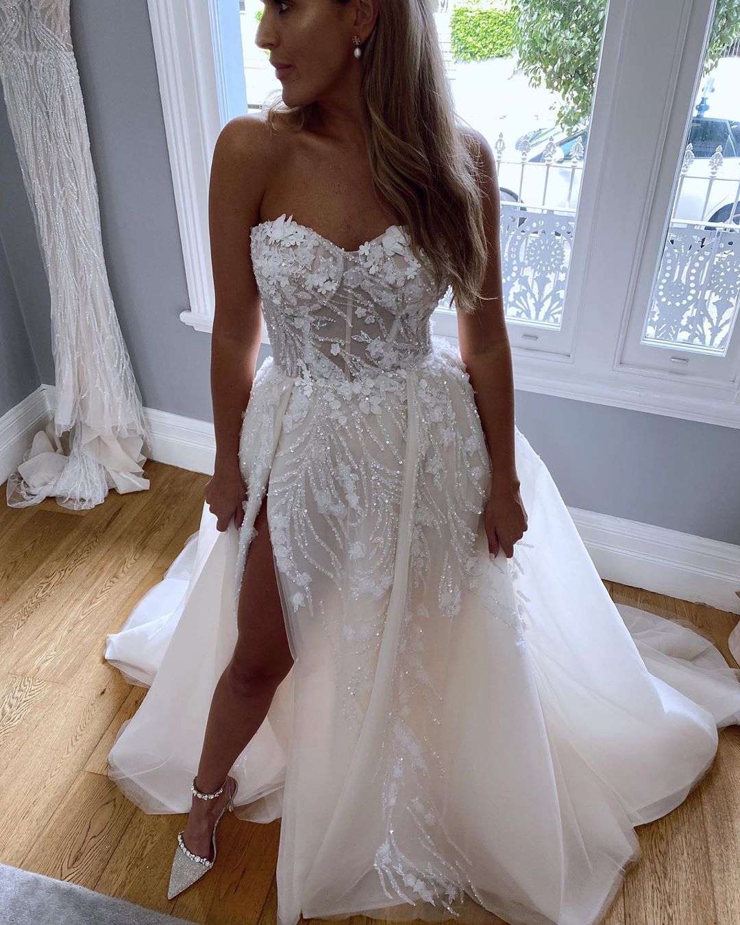 2020 Arabic Aso Ebi Lace Beaded Vintage Wedding Dresses Sexy High Split Bridal Dresses Tulle Cheap Wedding Gowns ZJ564