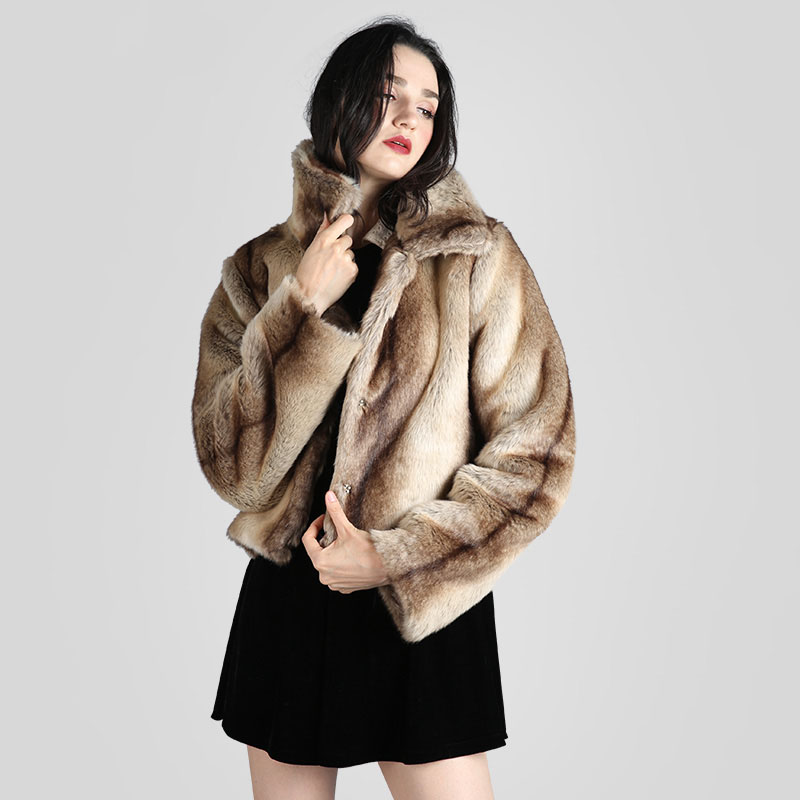 Hot Selling 2018 Winter New Women Faux Fur Coat Turn-down Collar Camel Overcoats Loose Warm Female Leather Jacket
Hot Selling 2018 Winter New Women Faux Fur Coat Turn-down Collar Camel Overcoats Loose Warm Female Leather Jacket