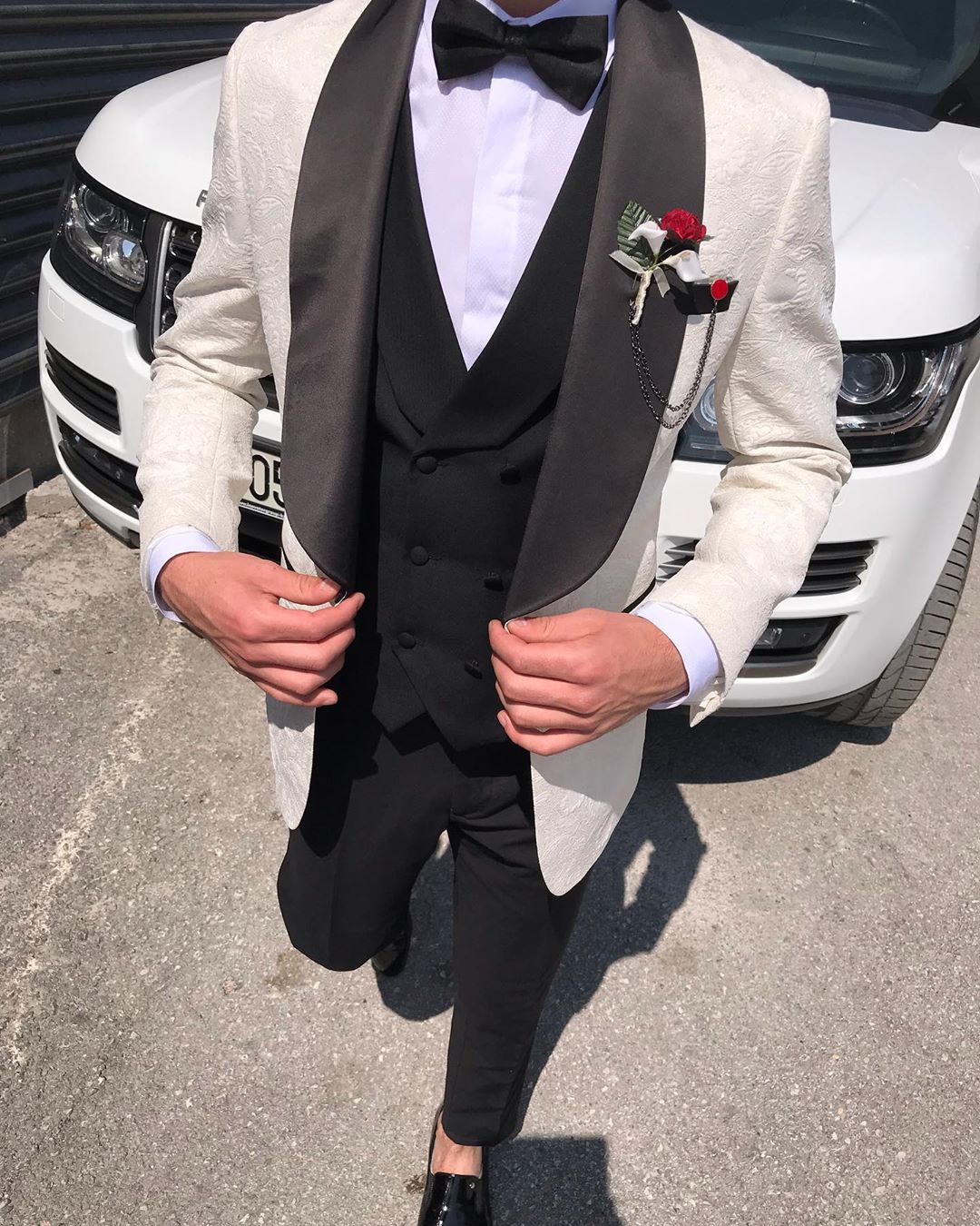 2020 Summer Beach Wedding Tuxedos 3D Floral Pattern Mens Groom Suits Notched Lapel Slim Fit Prom Party Blazer Jacket(jacket+vest+pants)
