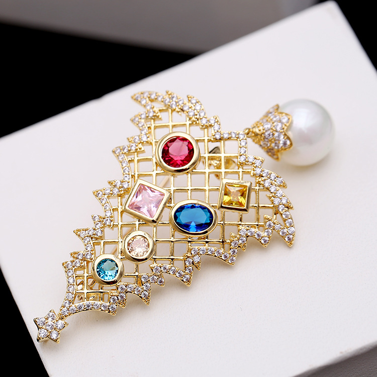 Luxury Designer Pearl Brooch Christmas Tree Pin for Women with Cubic Zirconia Fashion Jewelry Female New Year Gift