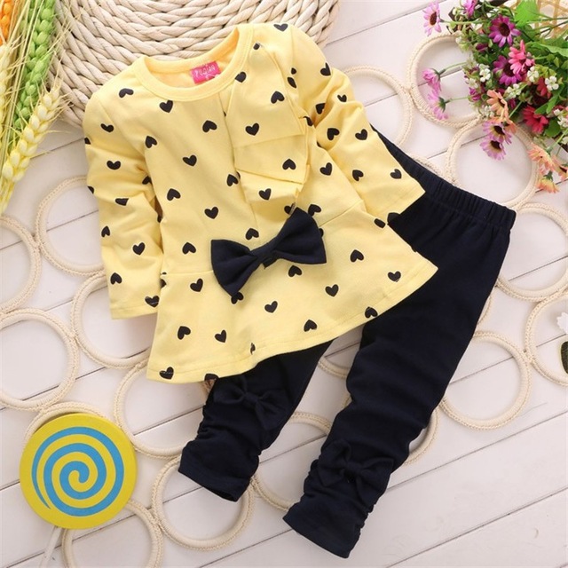 new Baby Girl Clothing Set Heart-shaped Print Bow Cute 2PCS Cloth Set Children Cloth Suit Top T shirt + Pants High quality
