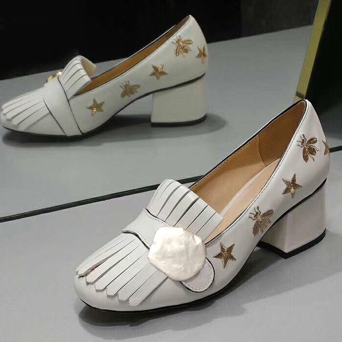 Brand Design Tassel Women Cow leather Chunky high Heels Fashion Bee Golden Buckle Pumps Lady Office dress Wedding Shoes Single Shoe 35-41
Brand Design Tassel Women Cow leather Chunky high Heels Fashion Bee Golden Buckle Pumps Lady Office dress Wedding Shoes Single Shoe 35-41