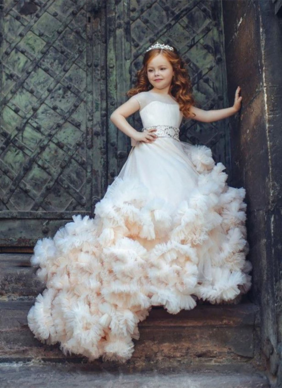 Gorgeous Light champagne sleeveless Flower Girl Dresses for Wedding Layered Tulle Crystal belt Kids pageant Dresses