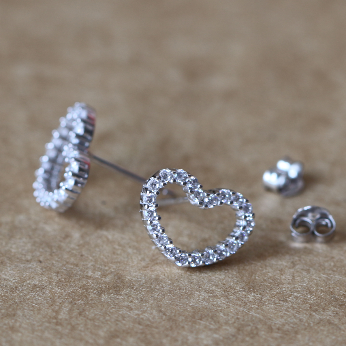 Fashion-925 Sterling Silver Be My Valentine Heart Stud Earrings, Clear CZ Femme Stud-Earrings Jewelry Brincos Fine Jewelry Hollow Heart