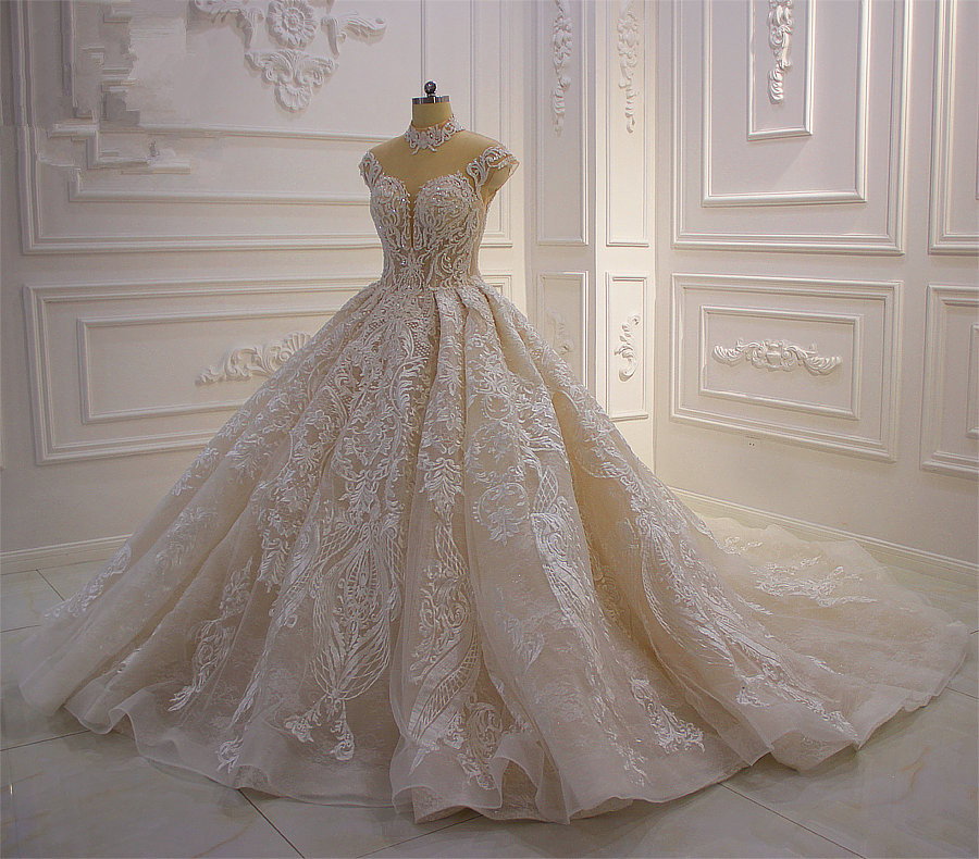 Modest High Neck Ball Gown Wedding Dresses Short Sleeves Lace Appliqued Bridal Dresses Beaded Sequins Plus Size Wedding Gowns robe de mariee