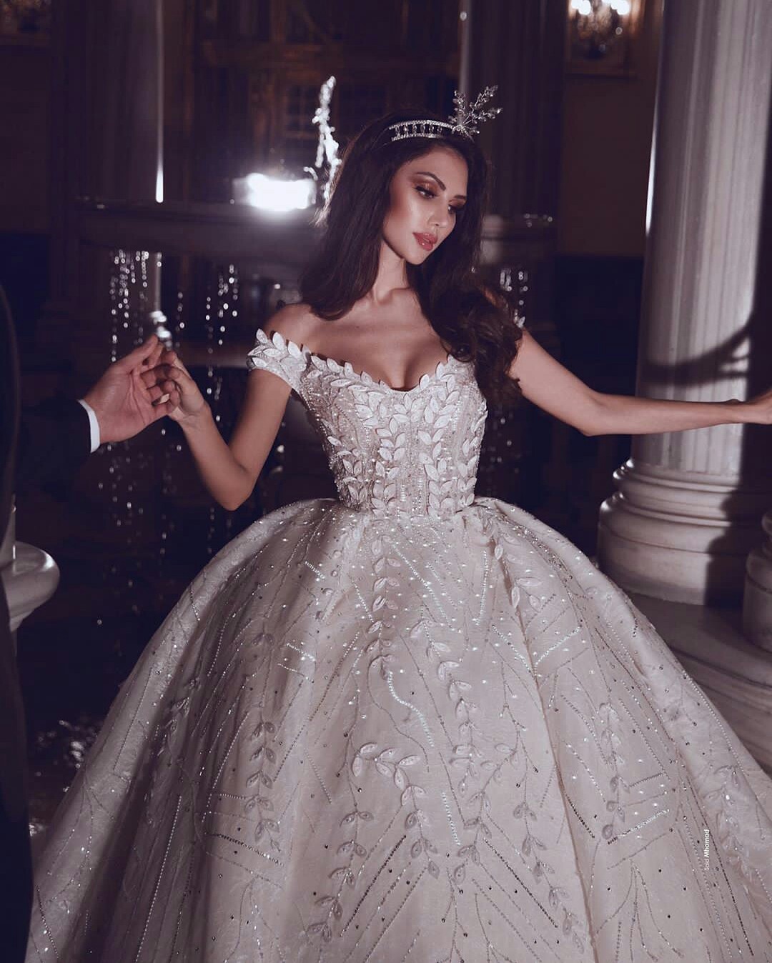 2020 Gorgeous Ball Gown Wedding Dresses 3D Floral Appliqued Beaded Sweep Train Custom Made Arabic Weeding Gowns Bridal Dress