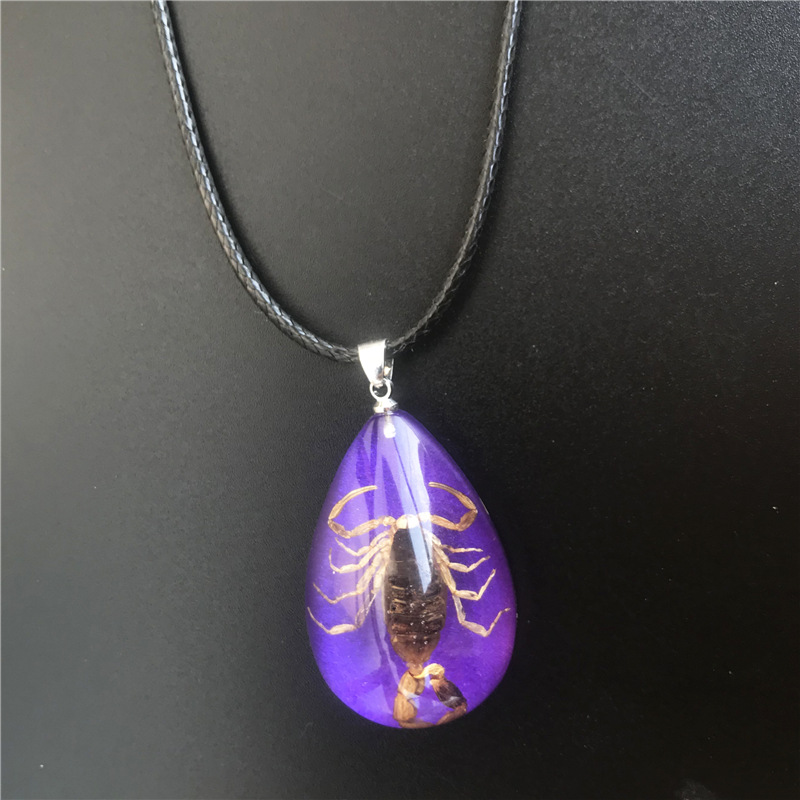 Pendant Necklaces 12pcs Natural Insect Fluorescent Necklace Black Scorpion Luminous Glow In The Dark Jewelry Party Gift Whole1