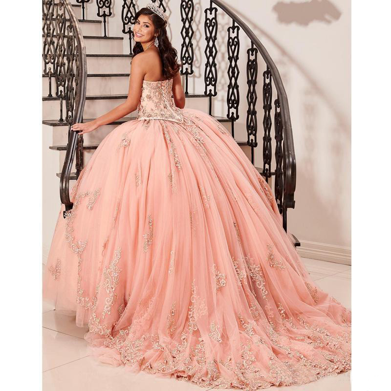 Gorgeous Ball Gowns Quinceanera Dresses Sweet 15 Prom Dress Lace Appliques Beaded Crystal Pageant Party Dress