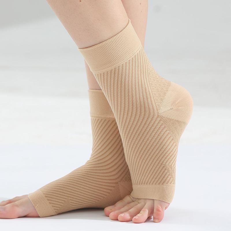 1 pair Compression Ankle Socks Anti-fatigue Support Arch Foot Sleeve Socks Unisex Sports wear Brace Pain Relief Ankle Heel, Black
1 pair Compression Ankle Socks Anti-fatigue Support Arch Foot Sleeve Socks Unisex Sports wear Brace Pain Relief Ankle Heel, Black