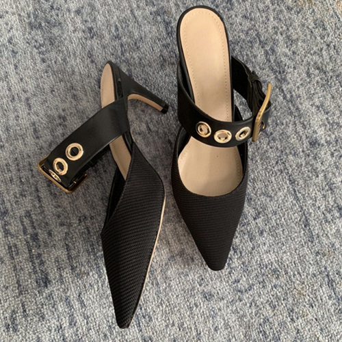 New slippers fashion shoes women's casual shoes slippers beach sandals outdoor fashion buckle slippers size;34-41, Black
New slippers fashion shoes women's casual shoes slippers beach sandals outdoor fashion buckle slippers size;34-41, Black