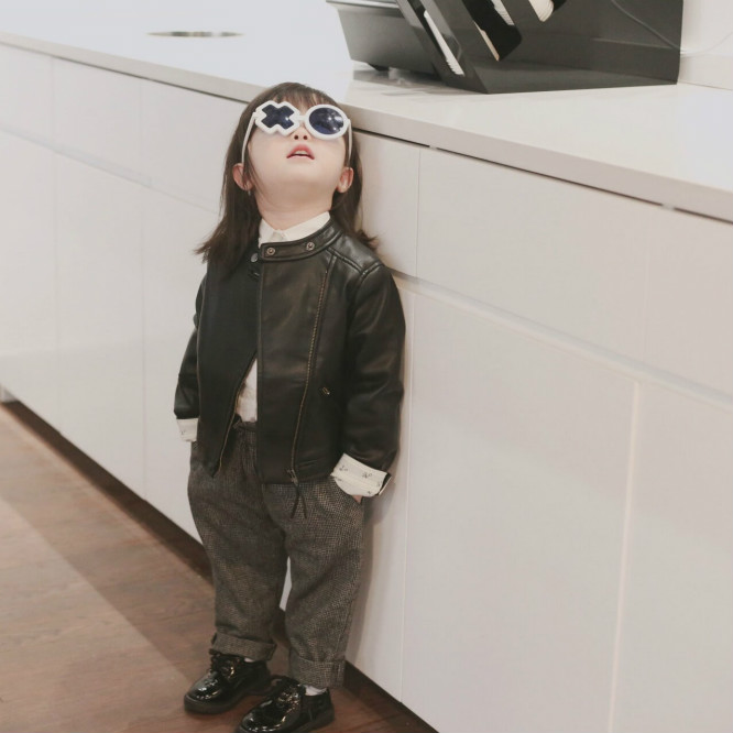 Kids Jackets Boys and Girls Clothes Stand Collar Small Leather Hiphop Style Long Sleeve Coat New Fashion Style 2020 Autumn Coat, Black
Kids Jackets Boys and Girls Clothes Stand Collar Small Leather Hiphop Style Long Sleeve Coat New Fashion Style 2020 Autumn Coat, Black