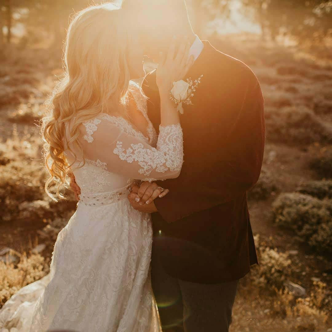 Country A Line Wedding Dresses V Neck Long Sleeves Full Lace Appliques Crystal Beads Empire Waist Sweep Train Bohemian Bridal Gowns