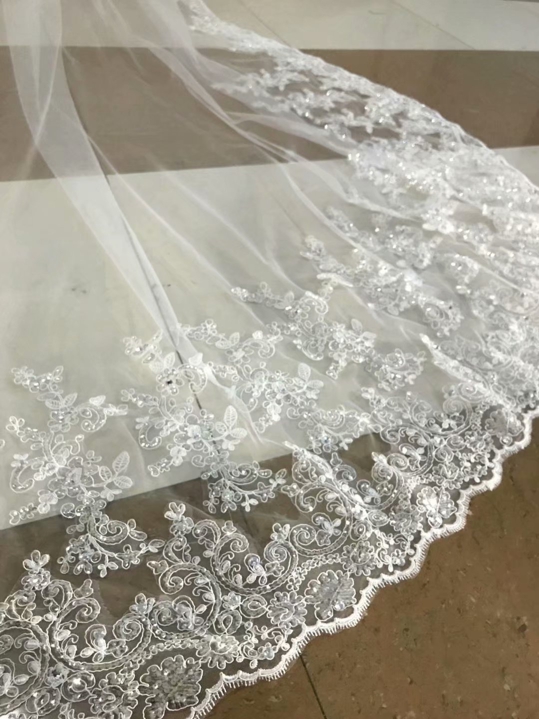 100% Real Image Wedding Bridal Veils Two Layers White Ivory Luxury Lace Applique Beaded Long Veil With Comb