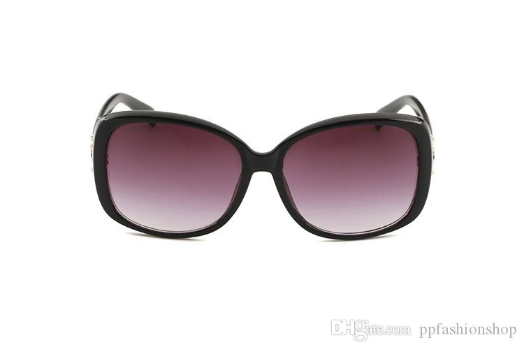 New 2022 High-end Trend Sunglasses Big Frame Luxury Diamond eyeglasses Outdoor Lady Sun Glasses 5 Colors with box
New 2022 High-end Trend Sunglasses Big Frame Luxury Diamond eyeglasses Outdoor Lady Sun Glasses 5 Colors with box