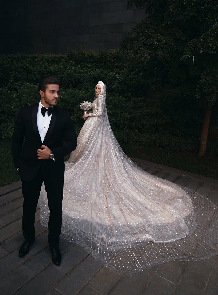 Queen Crystal Muslim Dresses High Neck Long Sleeves Bridal Gowns Beaded Sweep Train Dubai Arabic Wedding Dress With Veil