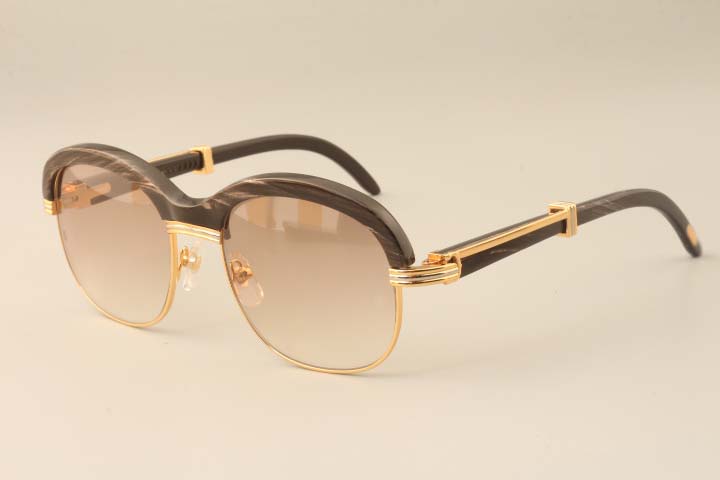 2019 new high quality natural black pattern horn glasses frame, fashion black pattern horns mirror legs sunglasses 1116728 size: 60-18-135mm
2019 new high quality natural black pattern horn glasses frame, fashion black pattern horns mirror legs sunglasses 1116728 size: 60-18-135mm