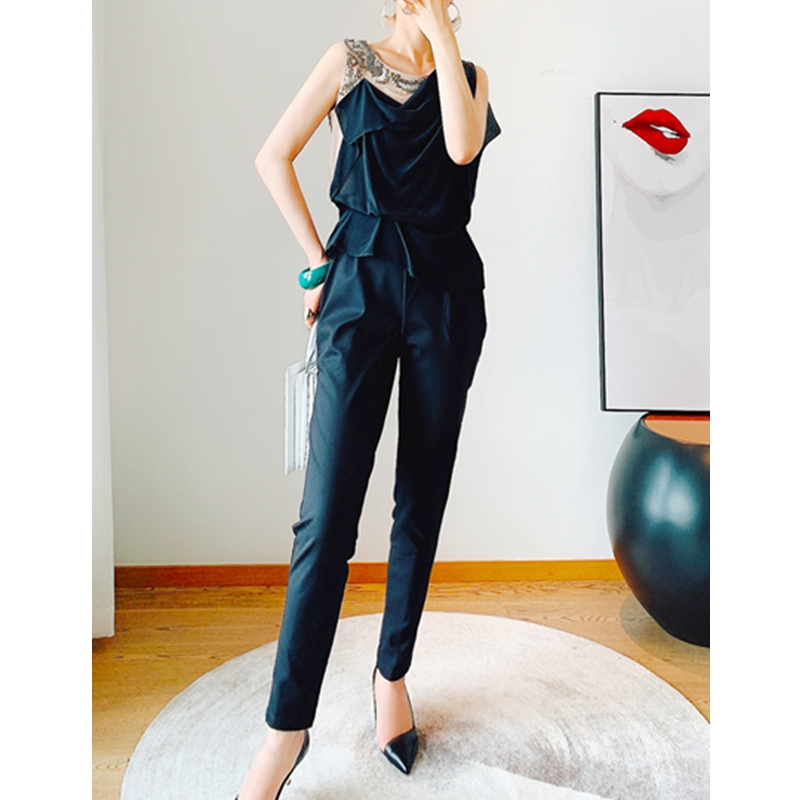 Spring and summer 2020 Embroidered Beaded double layer silk women' Leggings Harun cropped pants Jumpsuit, Black
Spring and summer 2020 Embroidered Beaded double layer silk women' Leggings Harun cropped pants Jumpsuit, Black