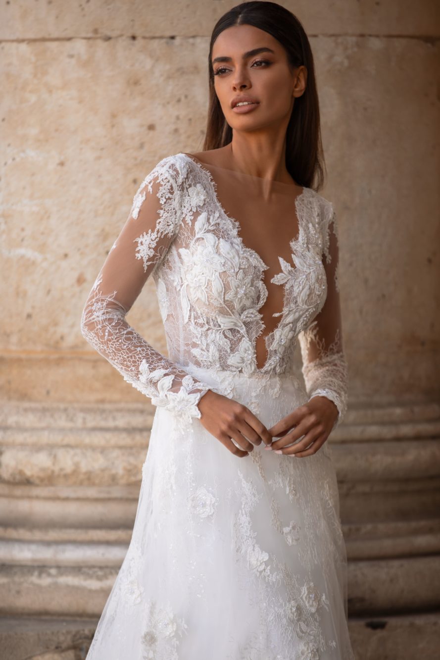 A Graceful Beaded Line Backless Wedding Dresses Lace Appliqued Sheer Deep V Neck Long Sleeves Bridal Gowns Tulle Court Train Robe De Marie ppliqued