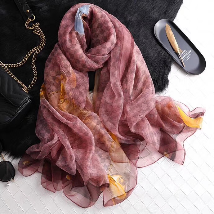 Summer goddess new ice silk scarf high-end fashion ladies luxury scarf uv protection shawl small check print scarf tricolor selection high q
Summer goddess new ice silk scarf high-end fashion ladies luxury scarf uv protection shawl small check print scarf tricolor selection high q