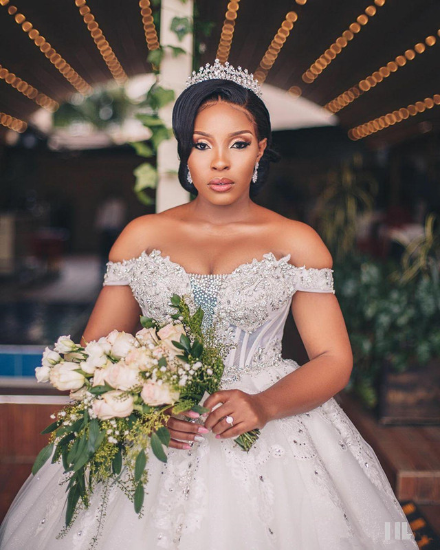 Bling Beaded African Wedding Dresses Off Shoulders Fluffy Tulle Lace Country Wedding Dress Empire Pregnant Castle Church Bridal Gown 2020